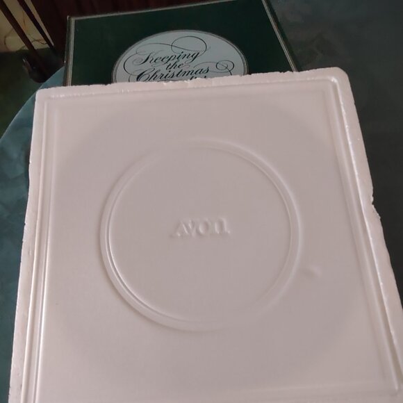 ** 2/$20!!!!  Collectible Christmas plate 1982. Exc condition,box slightly worn. - Picture 5 of 5